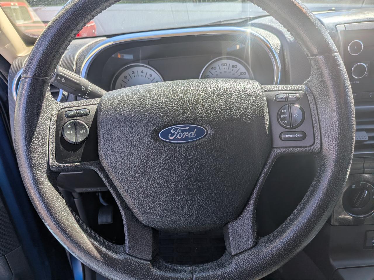 Ford Explorer Sport Trac XLT 4.0L 4WD 2010