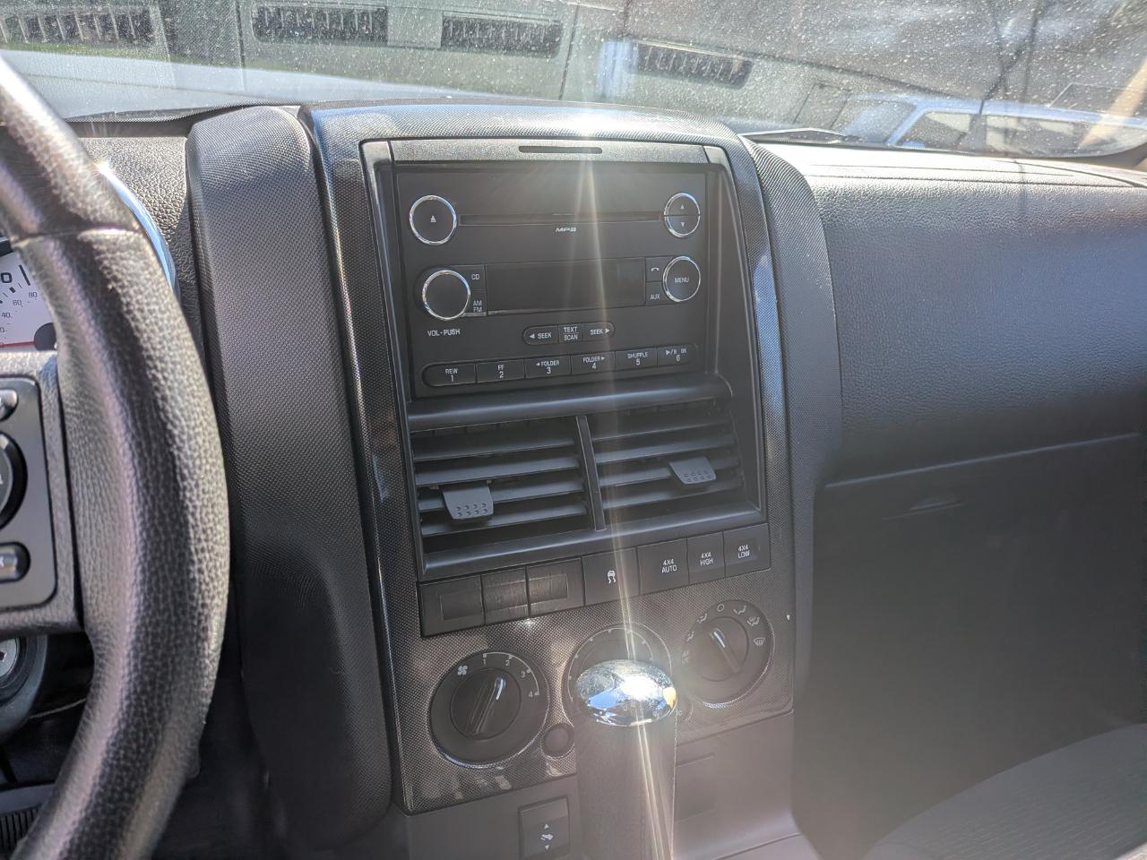 Ford Explorer Sport Trac XLT 4.0L 4WD 2010