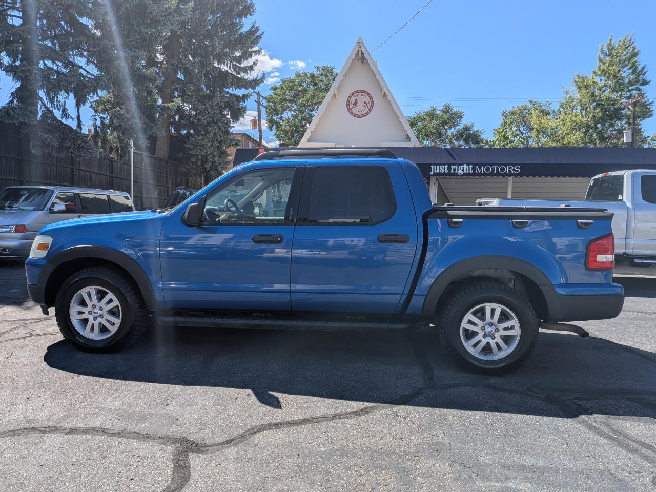 Ford Explorer Sport Trac XLT 4.0L 4WD 2010