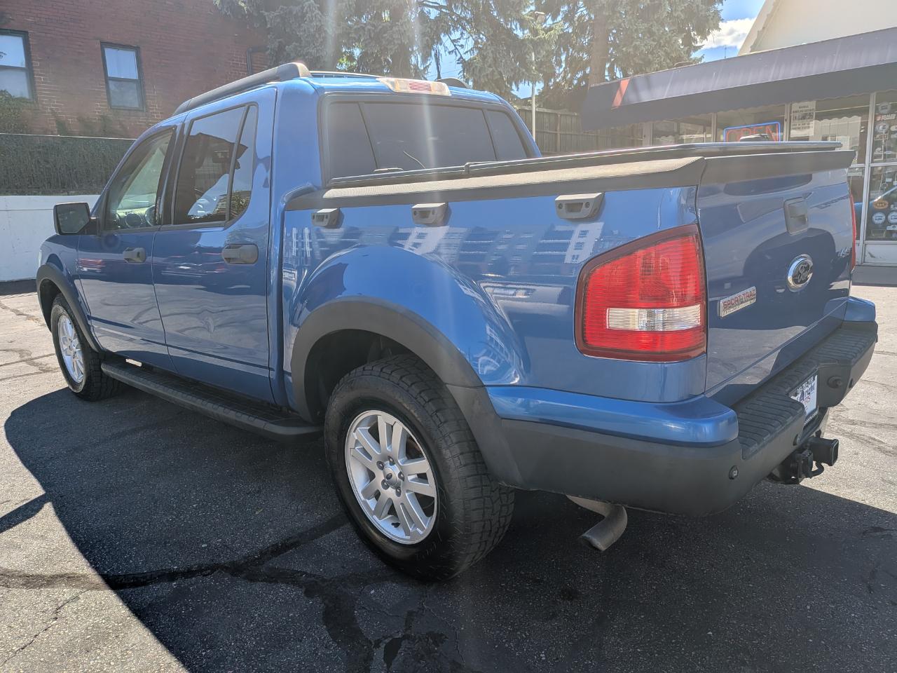Ford Explorer Sport Trac XLT 4.0L 4WD 2010