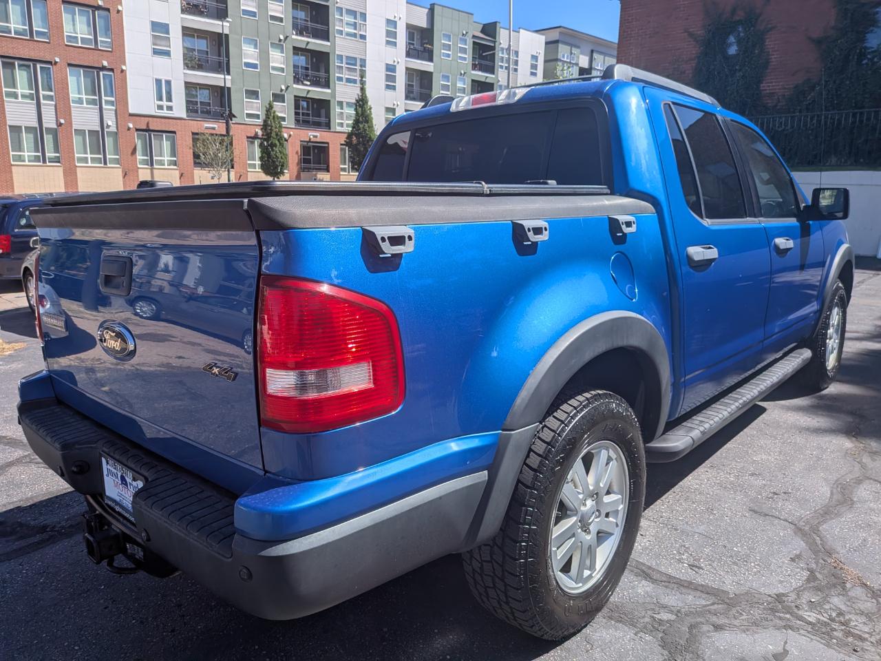 Ford Explorer Sport Trac XLT 4.0L 4WD 2010