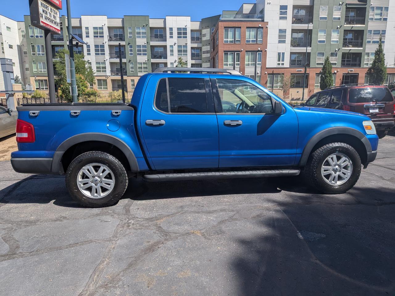 Ford Explorer Sport Trac XLT 4.0L 4WD 2010