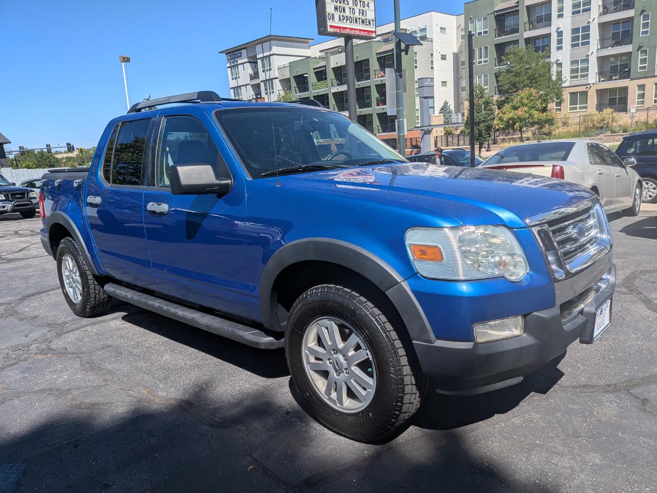Ford Explorer Sport Trac XLT 4.0L 4WD 2010