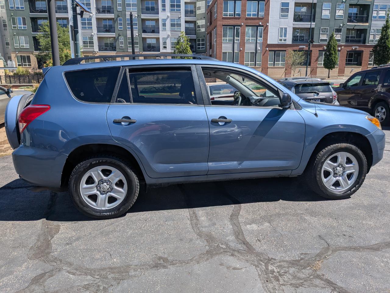 Toyota RAV4 Base V6 4WD 2008