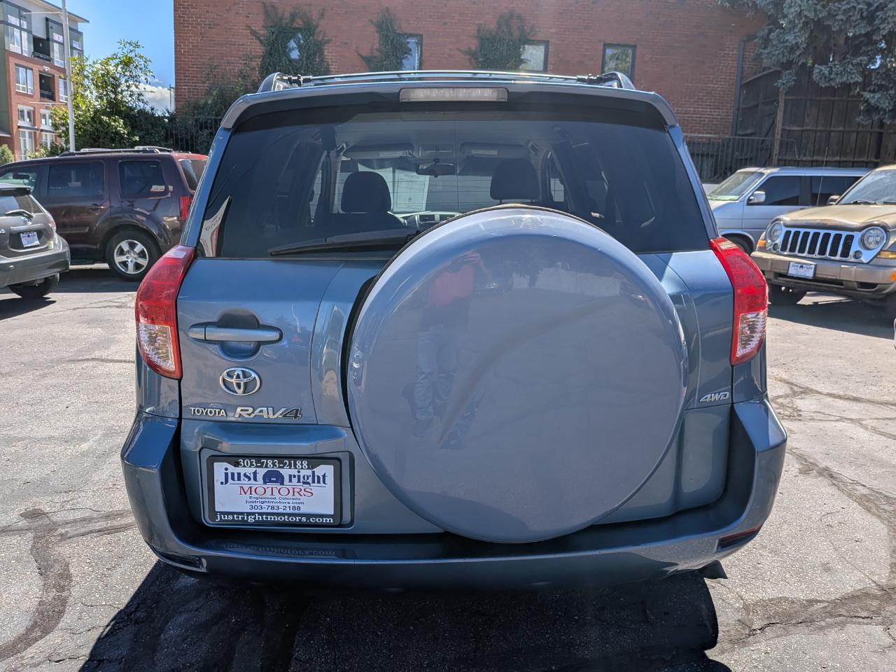 Toyota RAV4 Base V6 4WD 2008