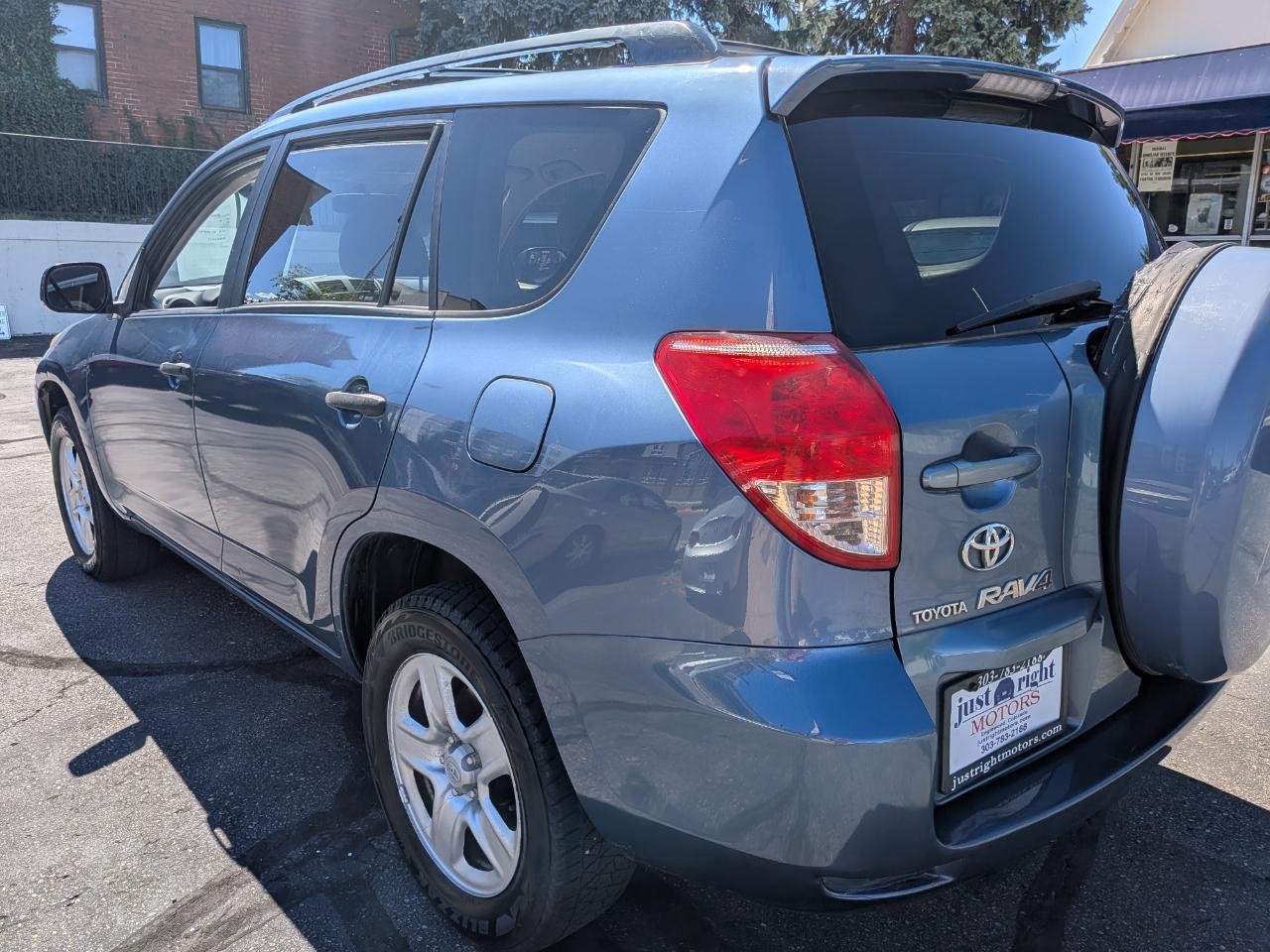 Toyota RAV4 Base V6 4WD 2008