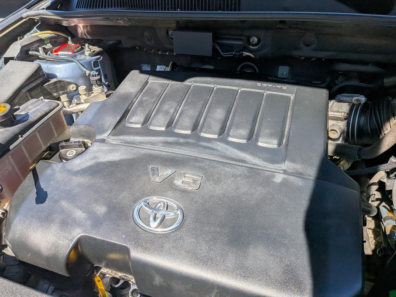 Toyota RAV4 Base V6 4WD 2008