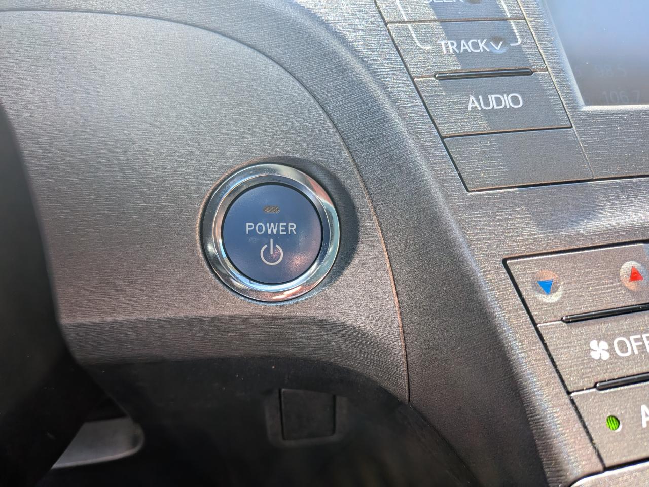 Toyota Prius Four 2015