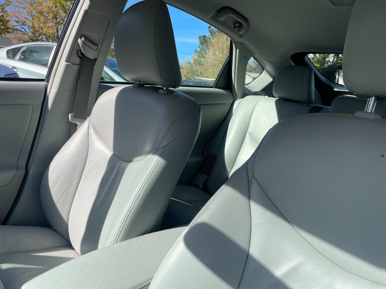 Toyota Prius  2010