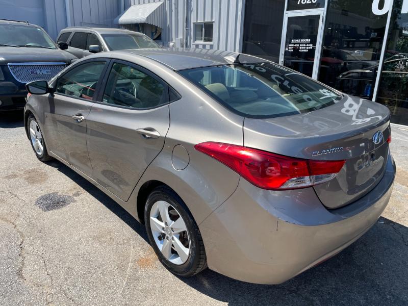 Hyundai Elantra GLS A/T 2013