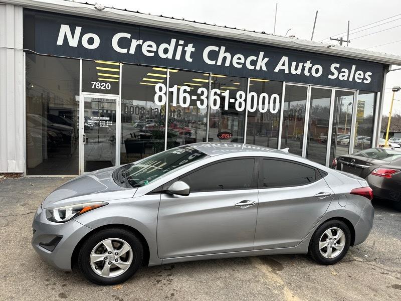 Hyundai Elantra SE 6AT 2015