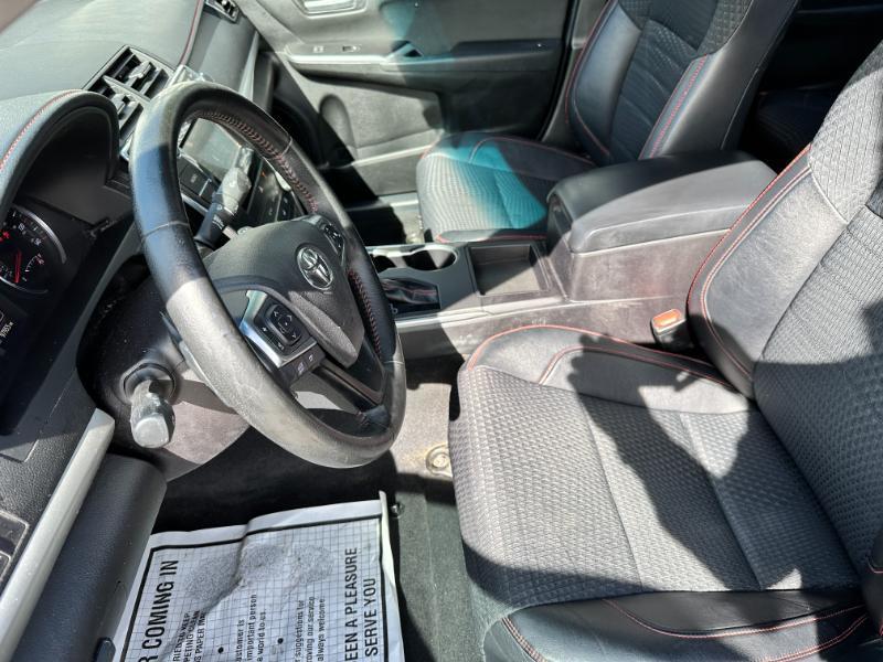 Toyota Camry SE 2015