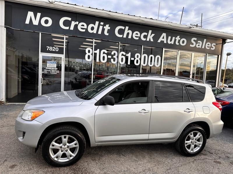 Toyota RAV4 Base I4 2WD 2011