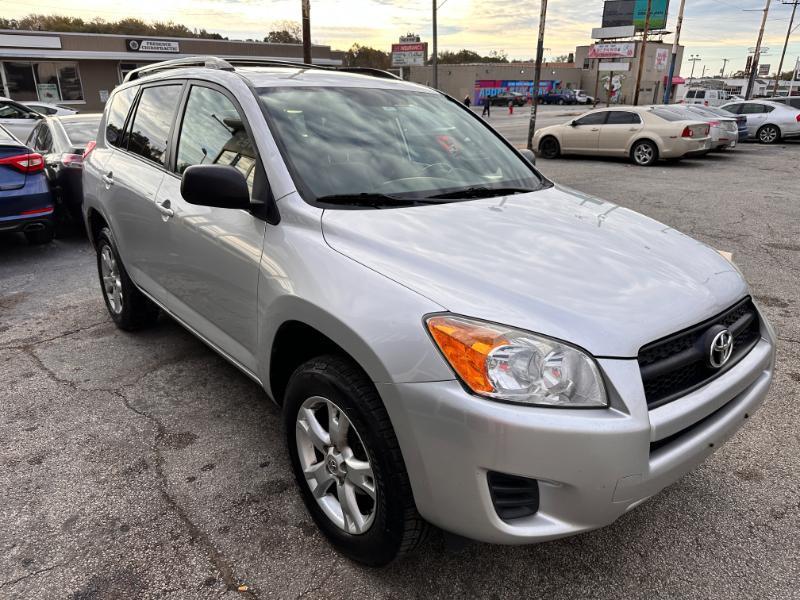 Toyota RAV4 Base I4 2WD 2011