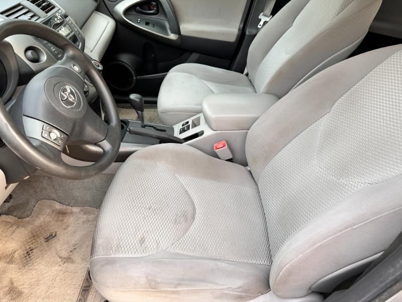 Toyota RAV4 Base I4 2WD 2011