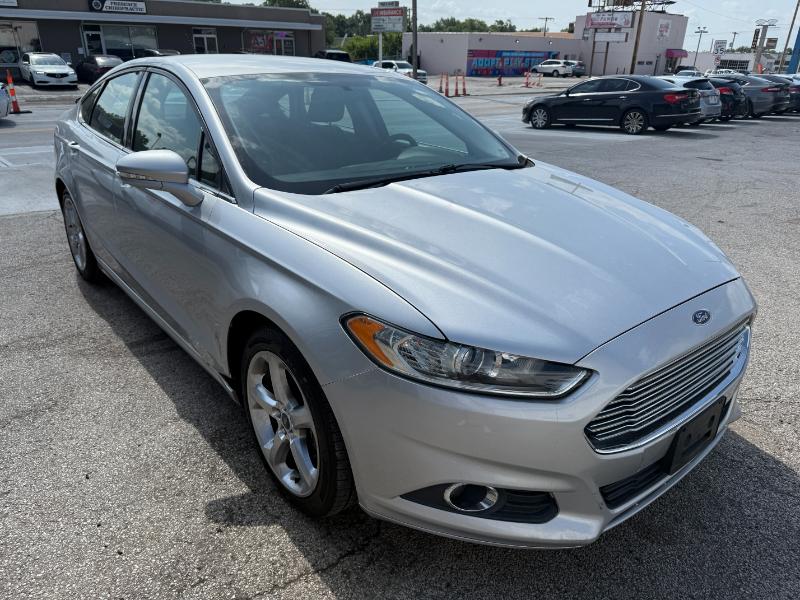 Ford Fusion SE 2013