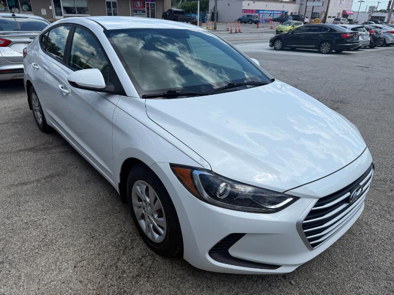 Hyundai Elantra SE 6AT 2018