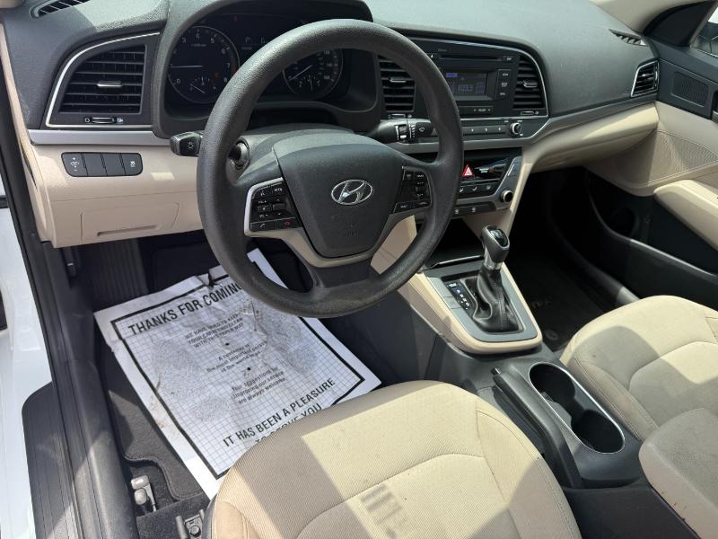 Hyundai Elantra SE 6AT 2018