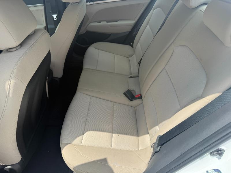 Hyundai Elantra SE 6AT 2018