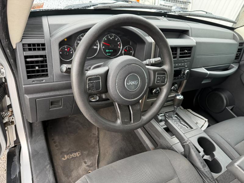 Jeep Liberty Sport 4WD 2012