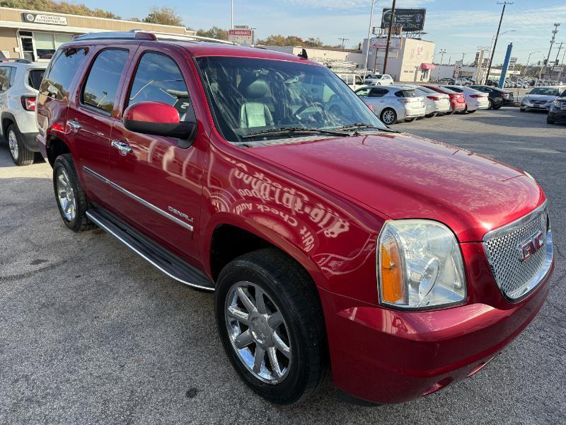 GMC Yukon Denali 4WD 2013