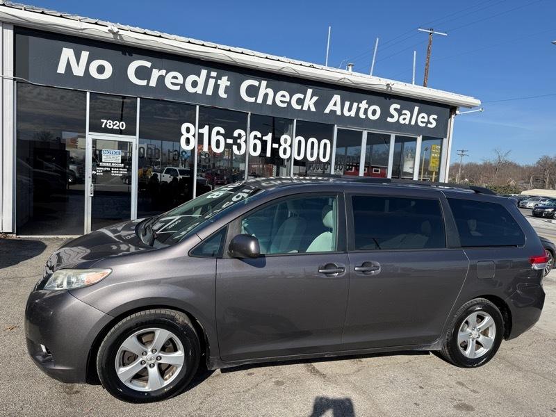 2012 Toyota Sienna LE FWD 8-Passenger V6