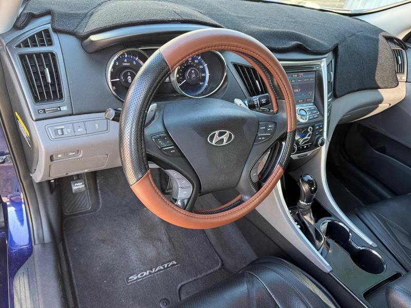 Hyundai Sonata SE Auto 2012