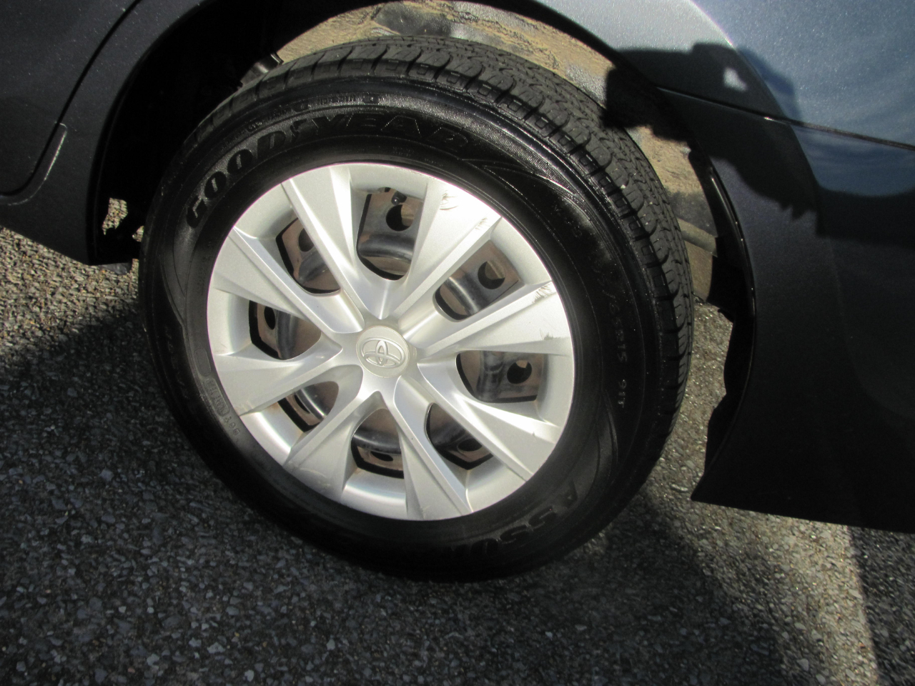 Toyota Corolla L 4-Speed AT 2016