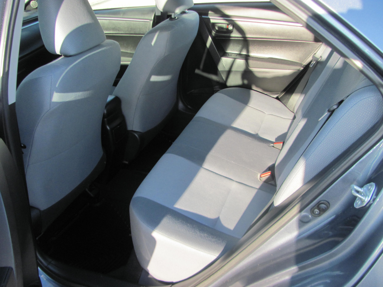 Toyota Corolla L 4-Speed AT 2016