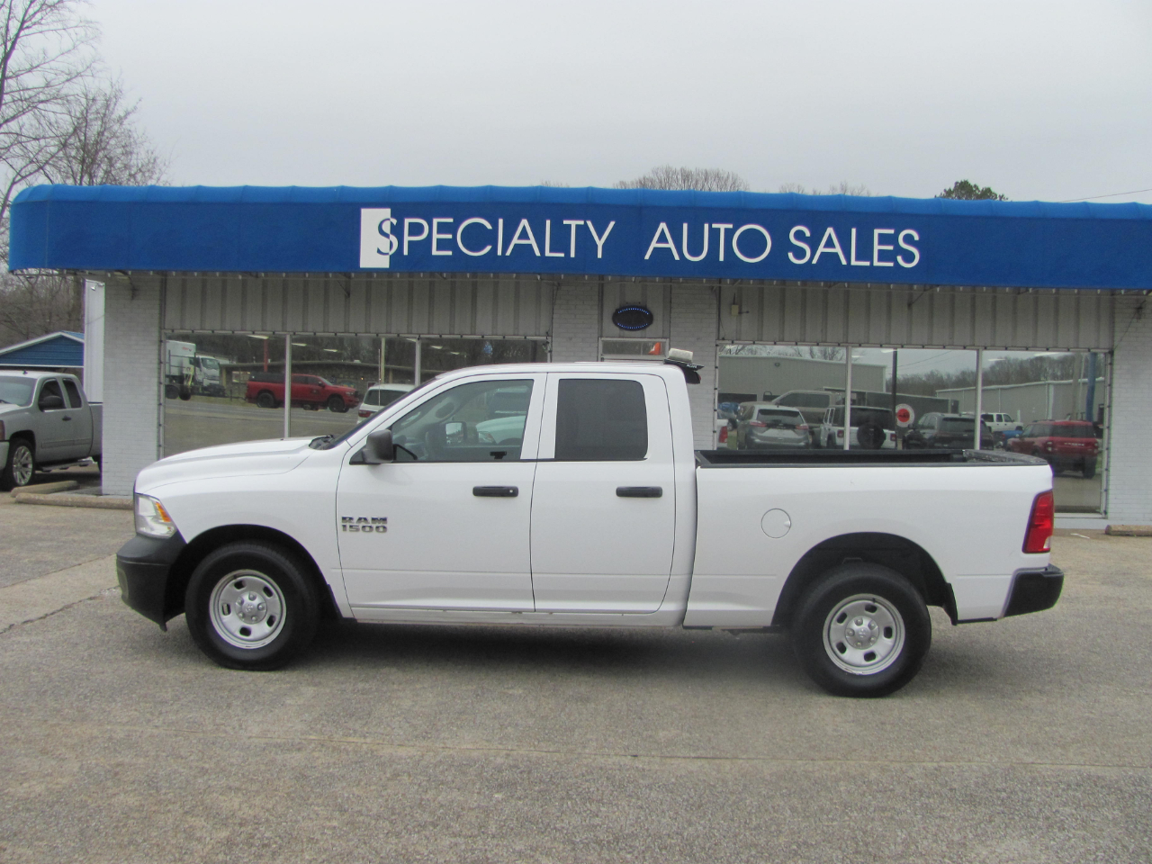 RAM 1500 Tradesman Quad Cab 2WD 2017