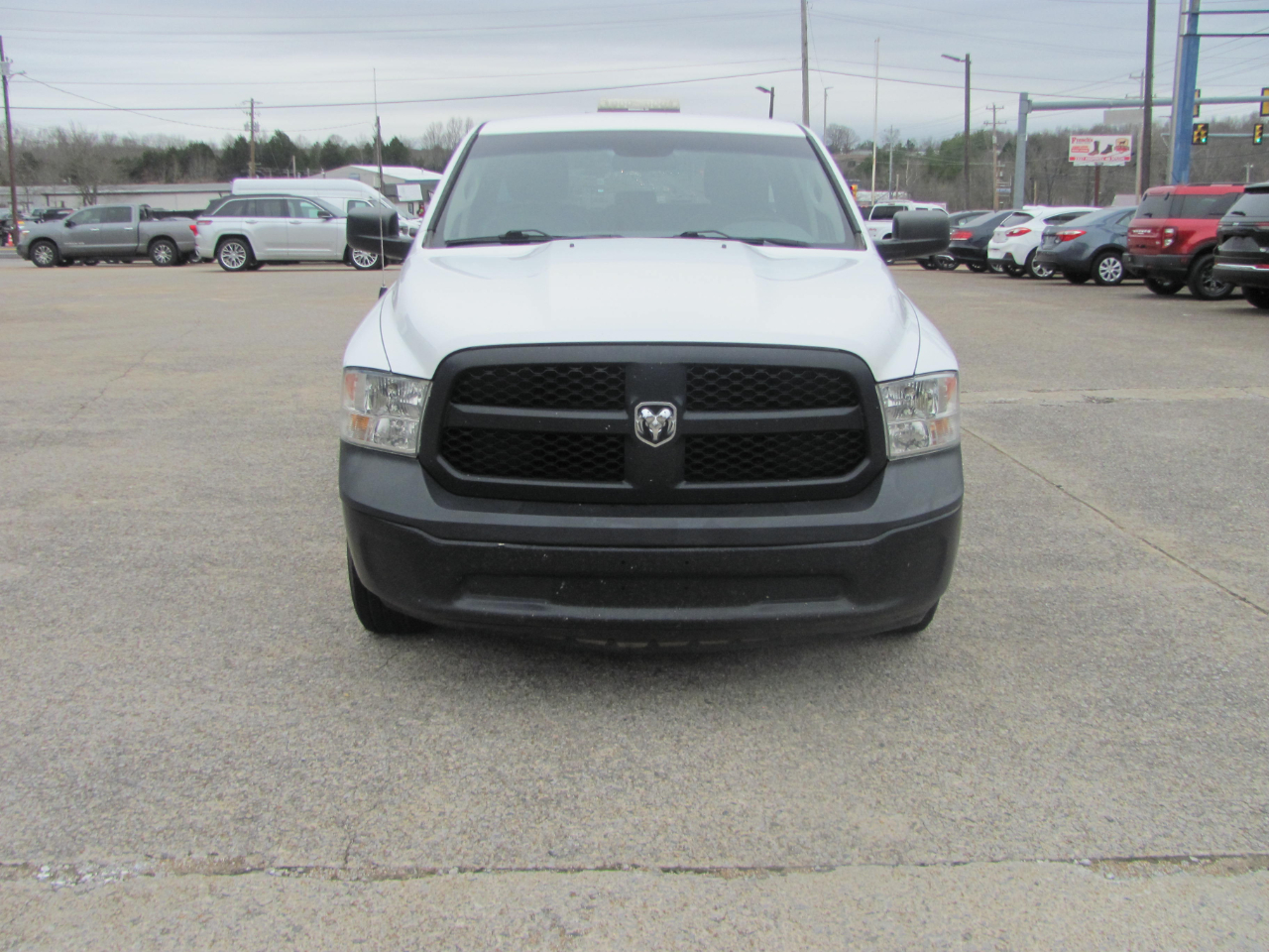 RAM 1500 Tradesman Quad Cab 2WD 2017