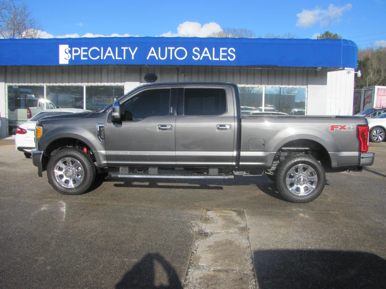Ford F-250 SD Lariat Crew Cab Short Bed 4WD 2017