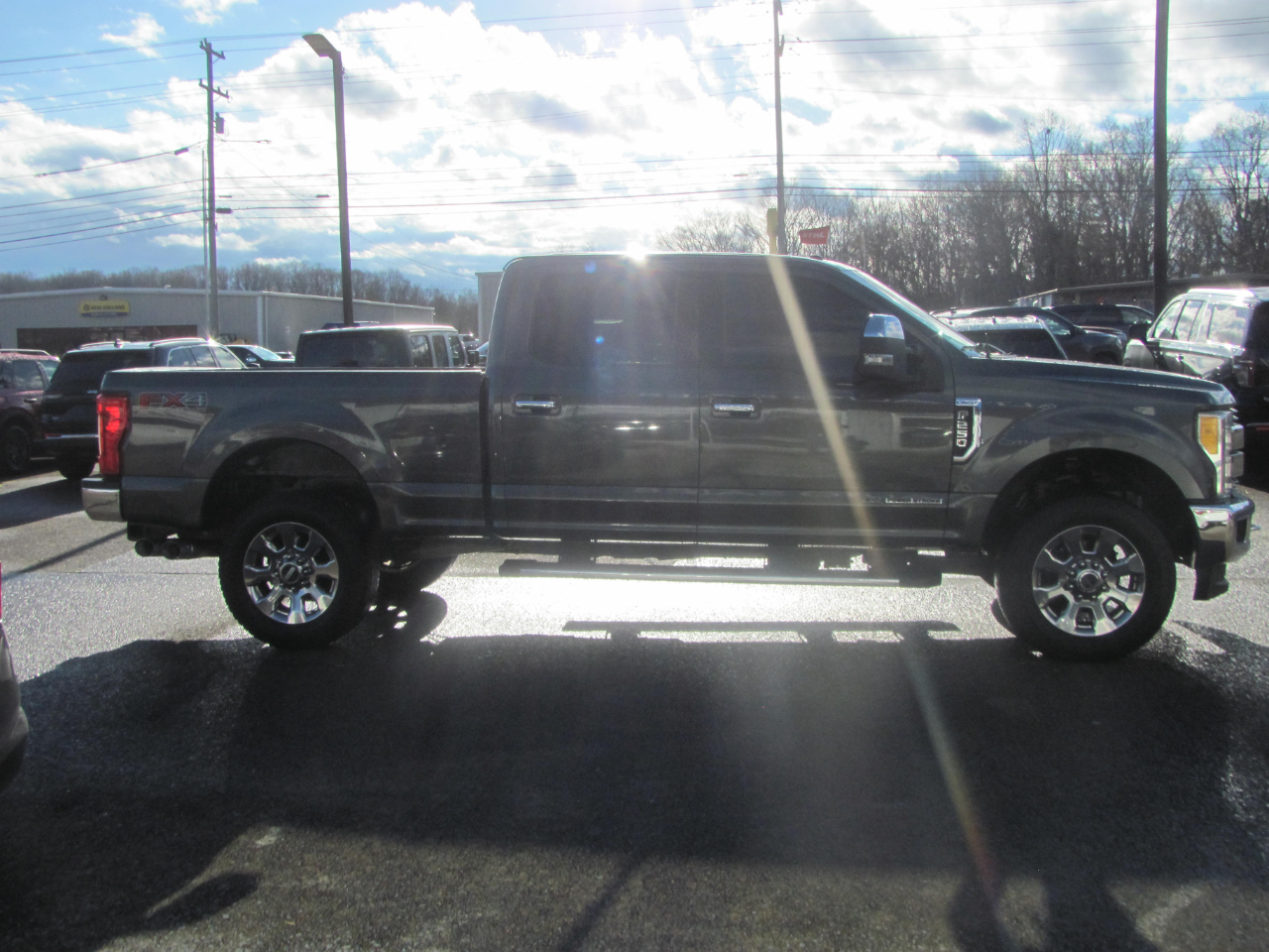 Ford F-250 SD Lariat Crew Cab Short Bed 4WD 2017