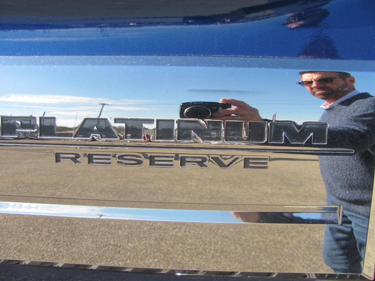 Nissan Titan Platinum Reserve Crew Cab 4WD 2017