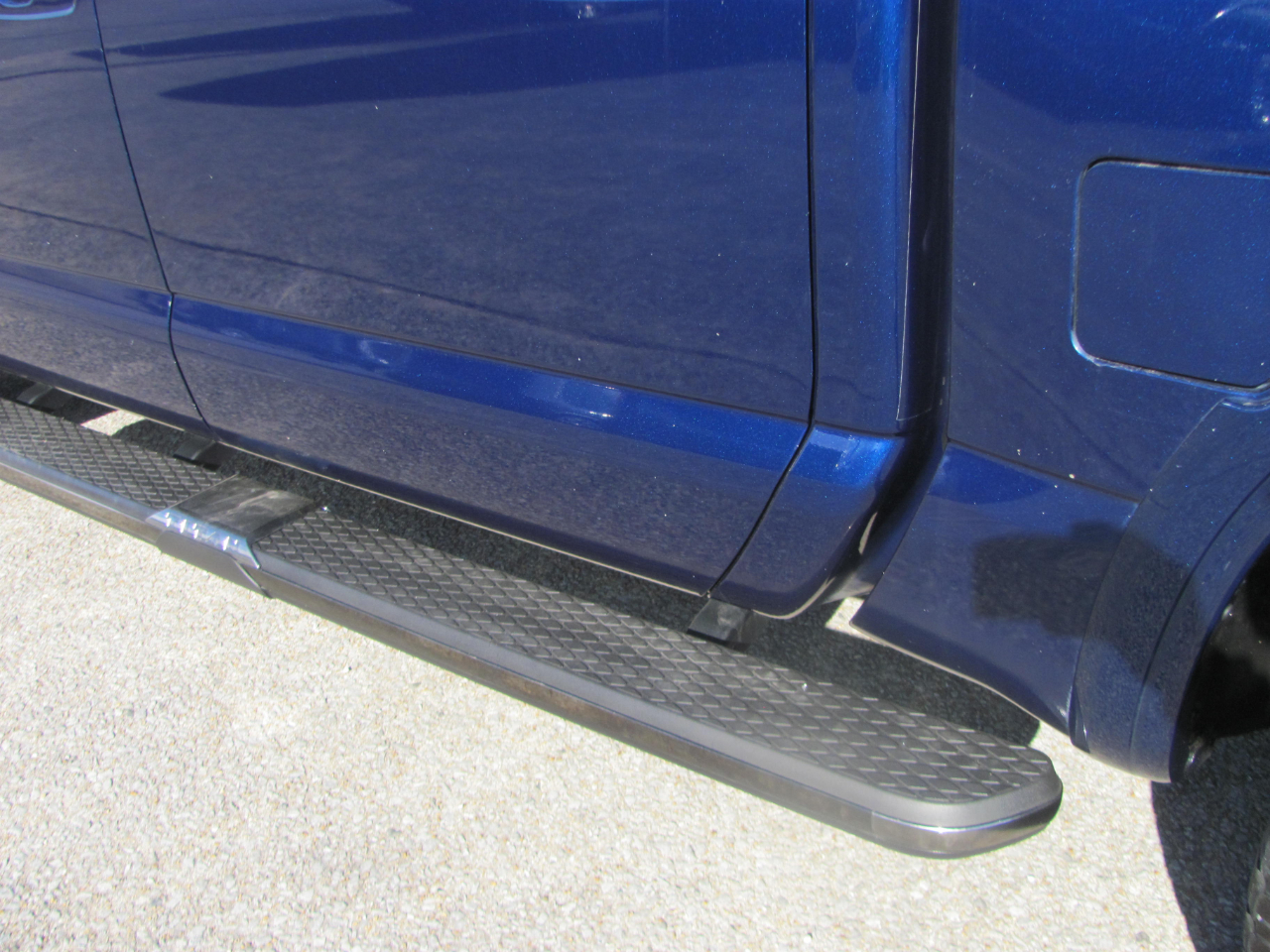 Nissan Titan Platinum Reserve Crew Cab 4WD 2017