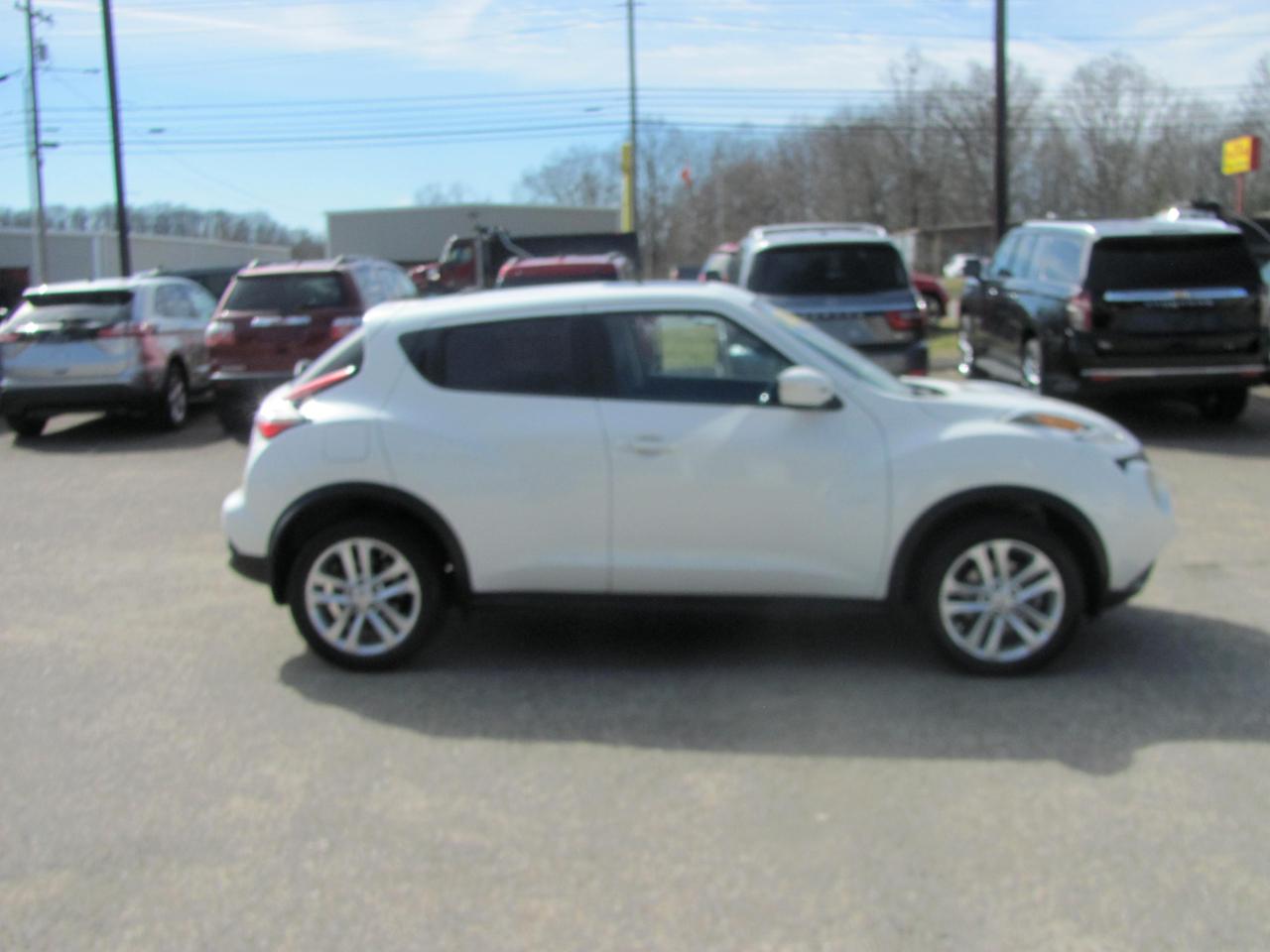 Nissan Juke S FWD 2015