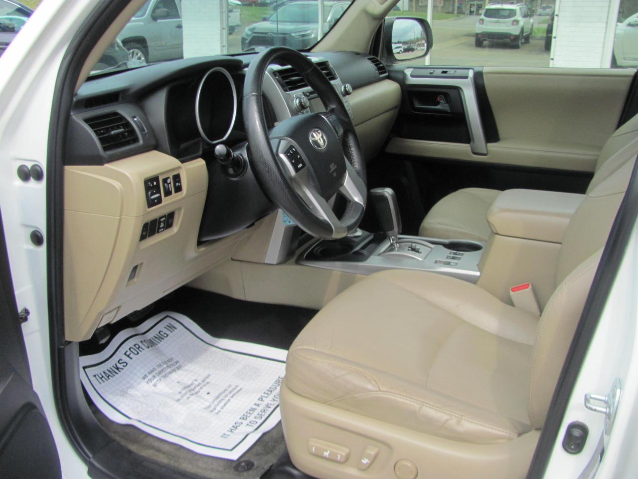 Toyota 4Runner SR5 4WD 2013