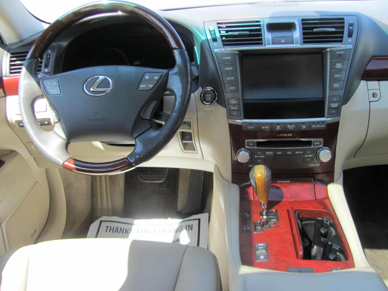 Lexus LS 460 Luxury Sedan 2010