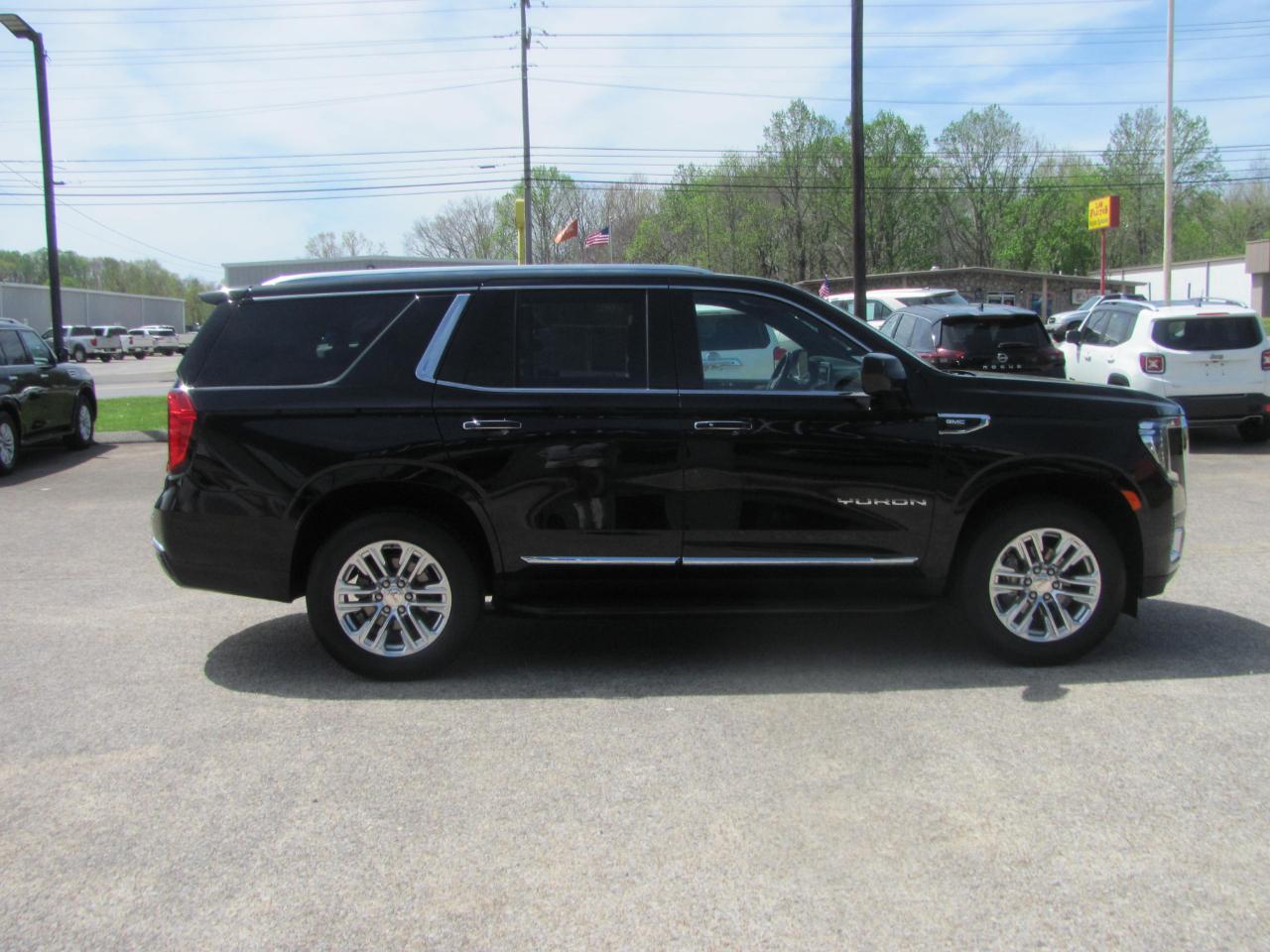 GMC Yukon SLT 2WD 2024