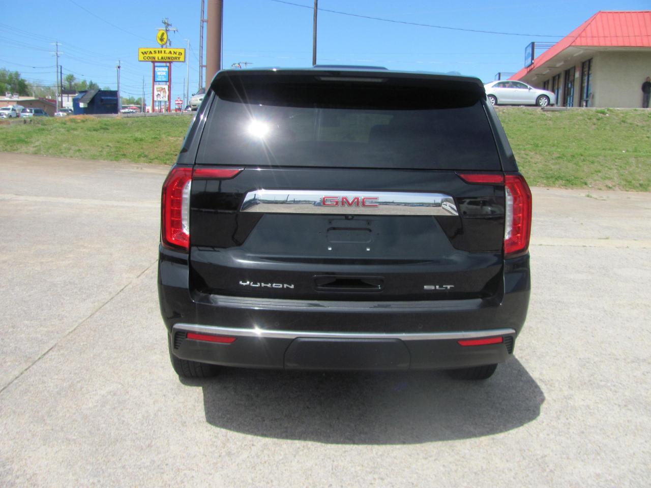 GMC Yukon SLT 2WD 2024