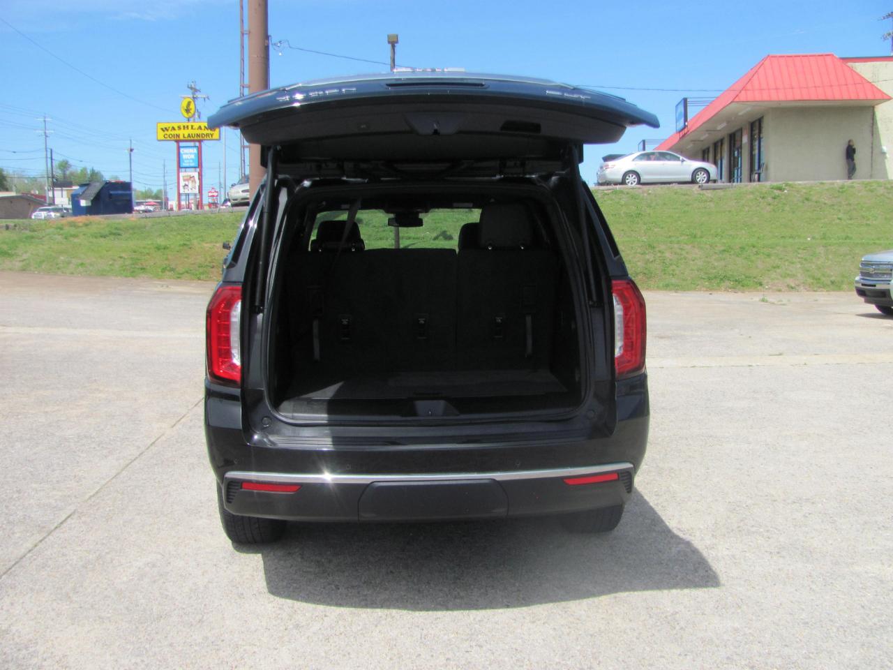 GMC Yukon SLT 2WD 2024