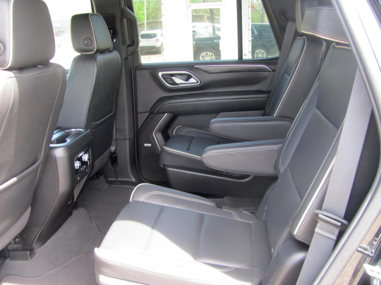 GMC Yukon SLT 2WD 2024