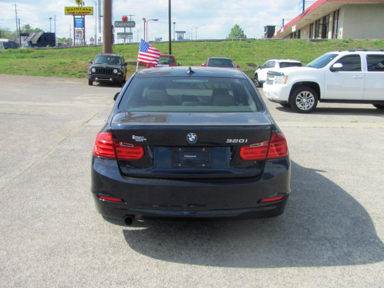 BMW 3-Series 320i Sedan 2014