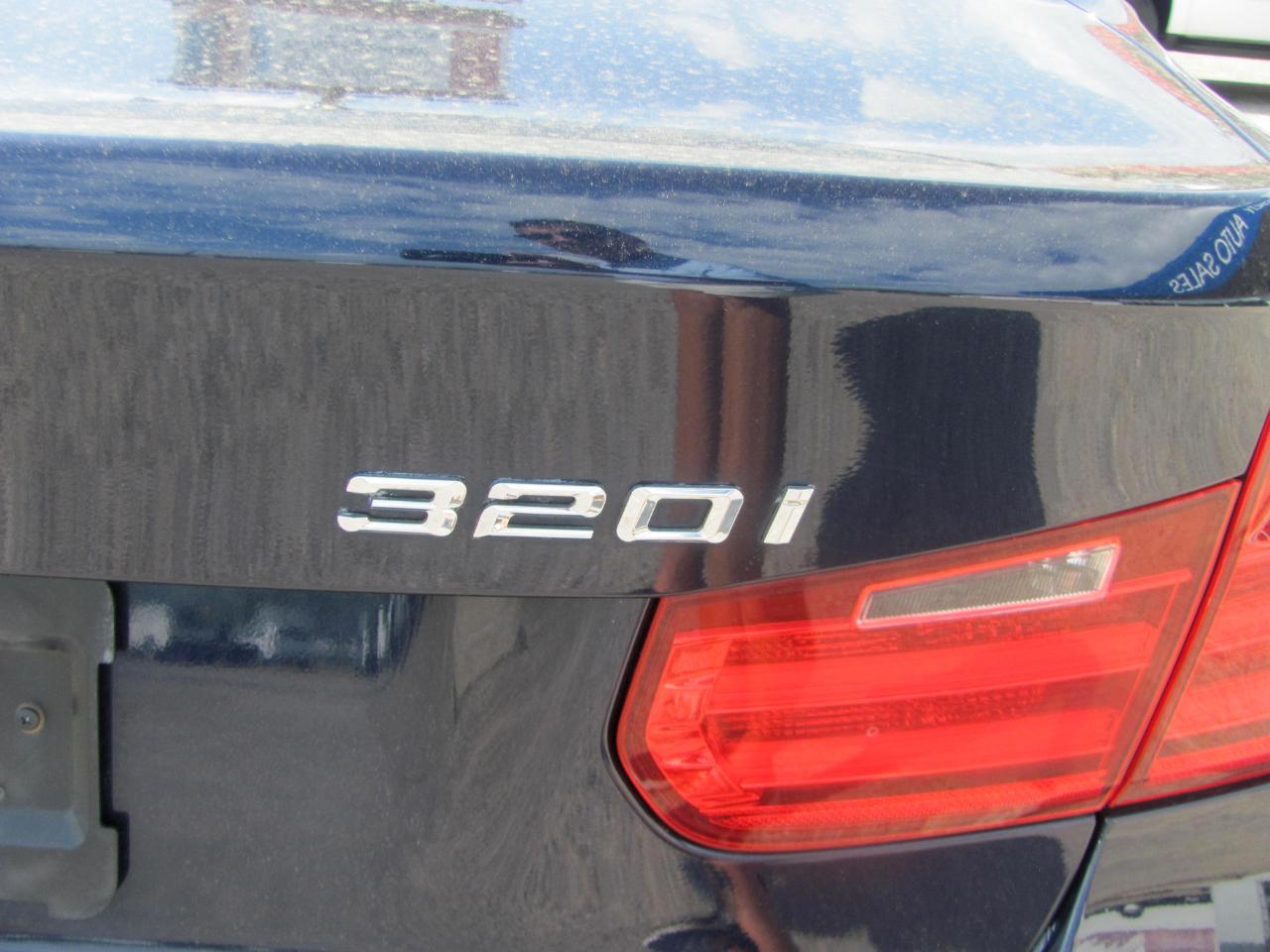 BMW 3-Series 320i Sedan 2014