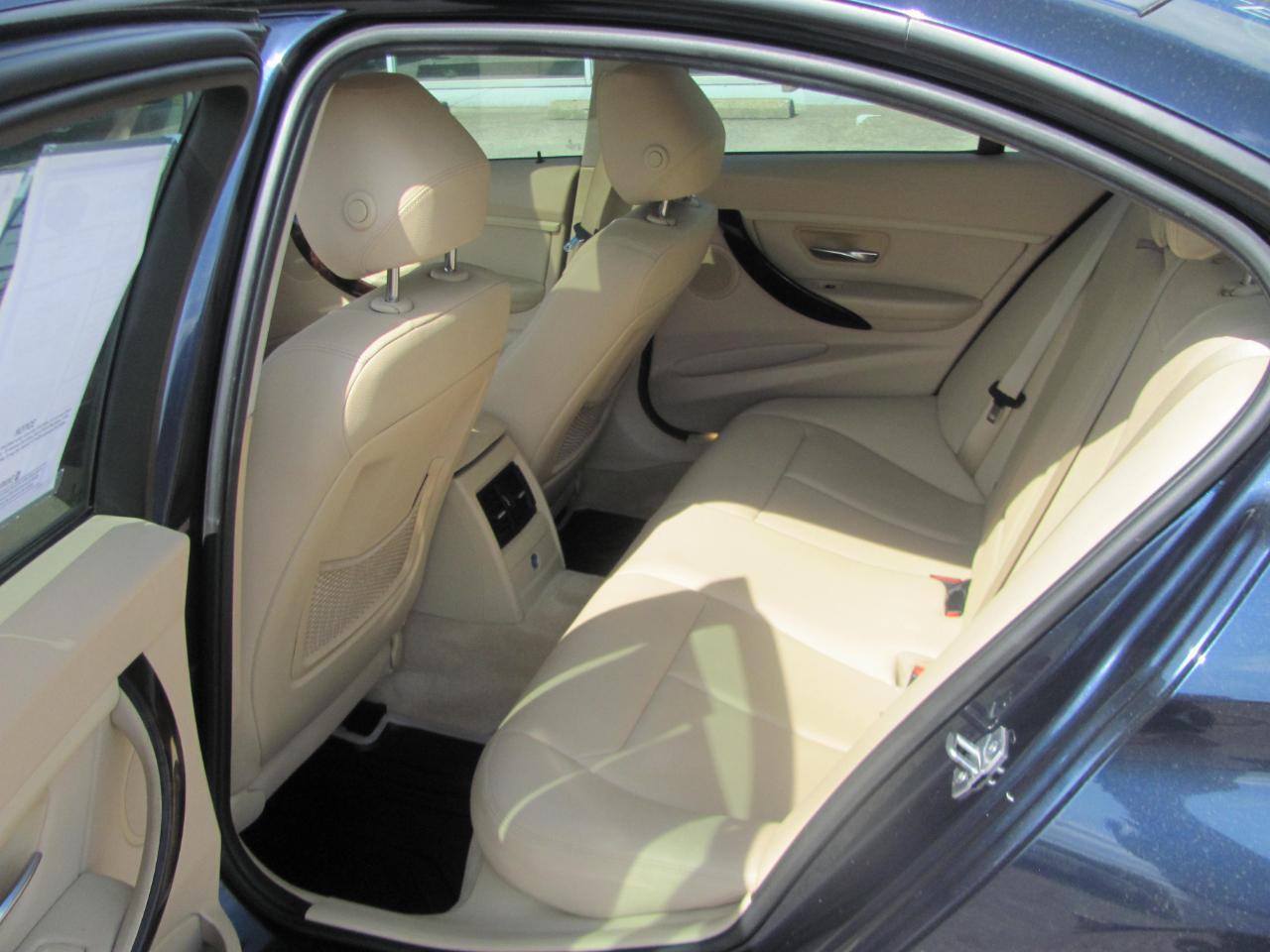 BMW 3-Series 320i Sedan 2014