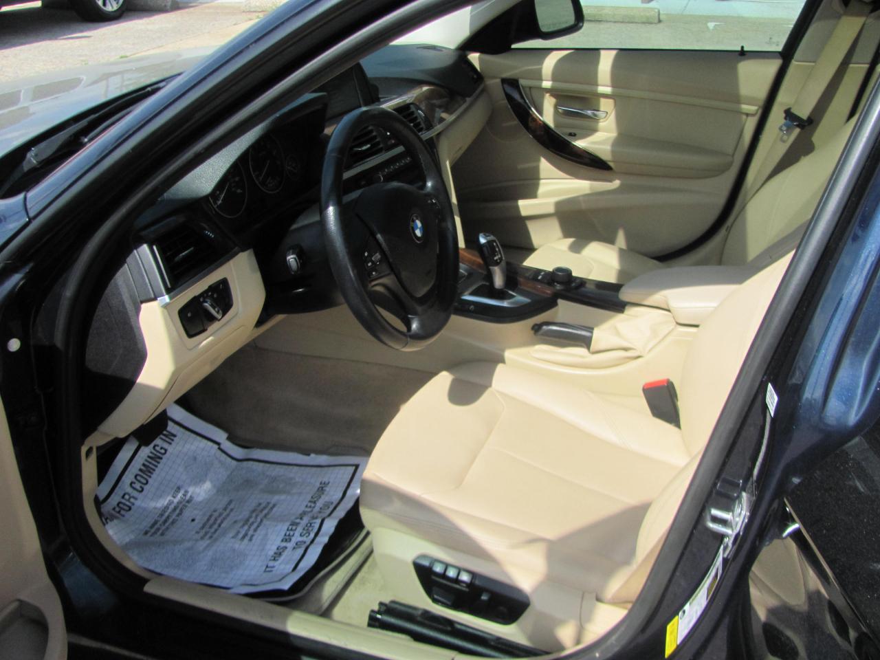 BMW 3-Series 320i Sedan 2014