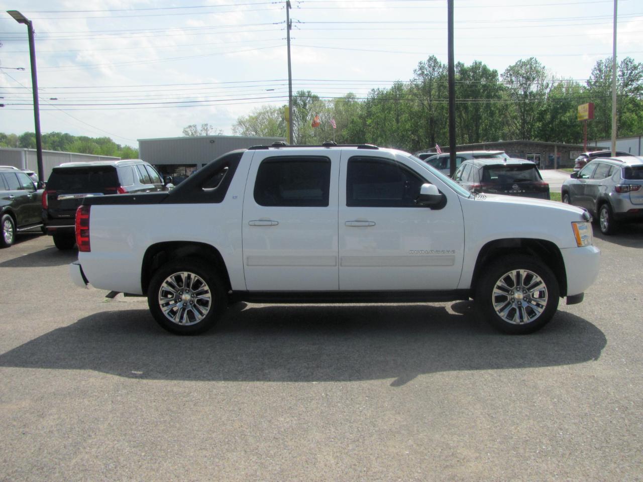 Chevrolet Avalanche LT 4WD 2012