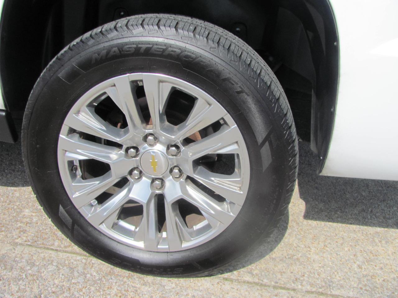 Chevrolet Avalanche LT 4WD 2012