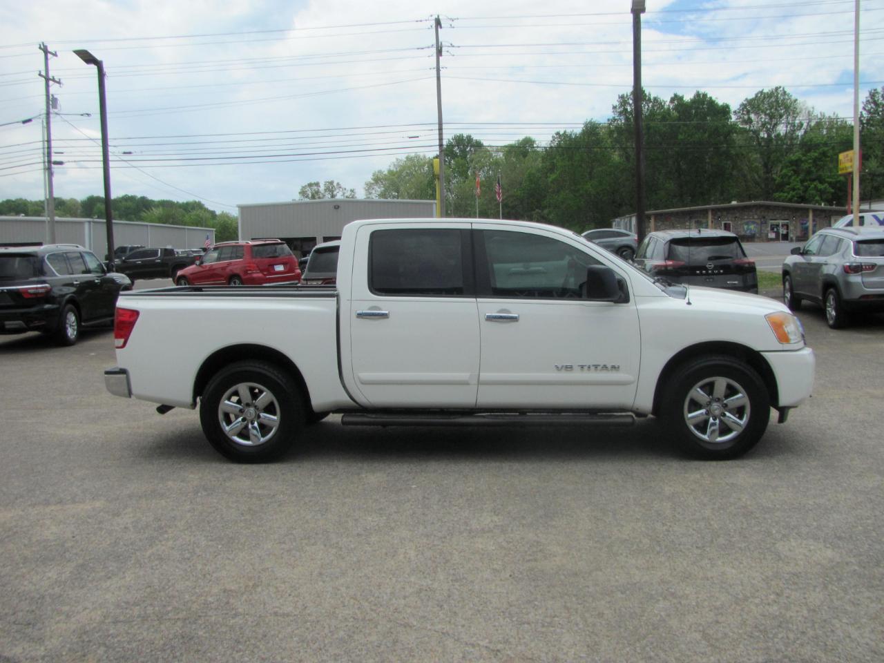 Nissan Titan SV Crew Cab 2WD 2014
