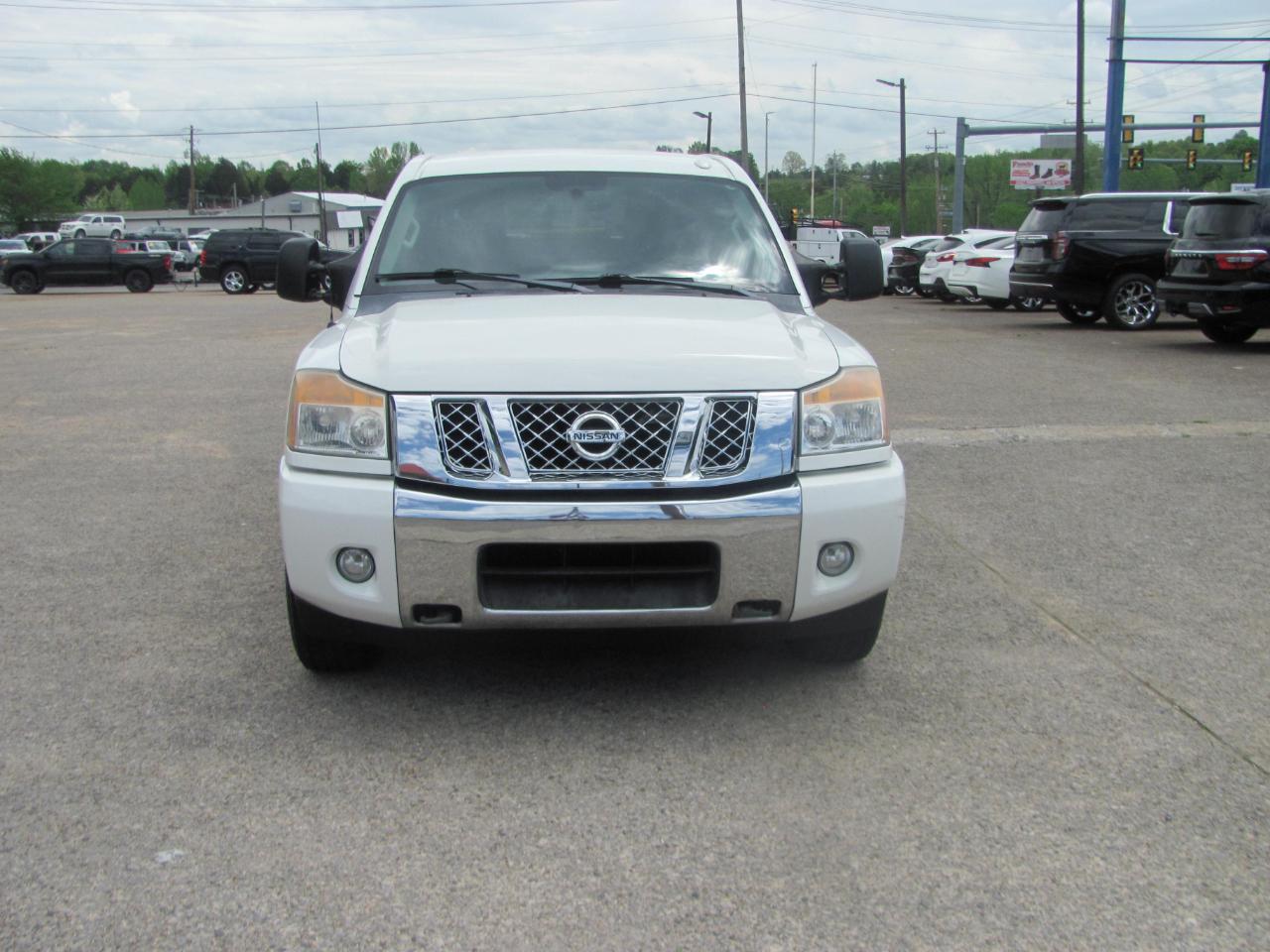 Nissan Titan SV Crew Cab 2WD 2014